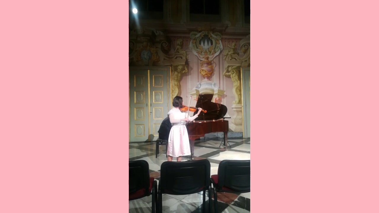 Hana Krampl playing V. Monti - Czardas [13 years old]