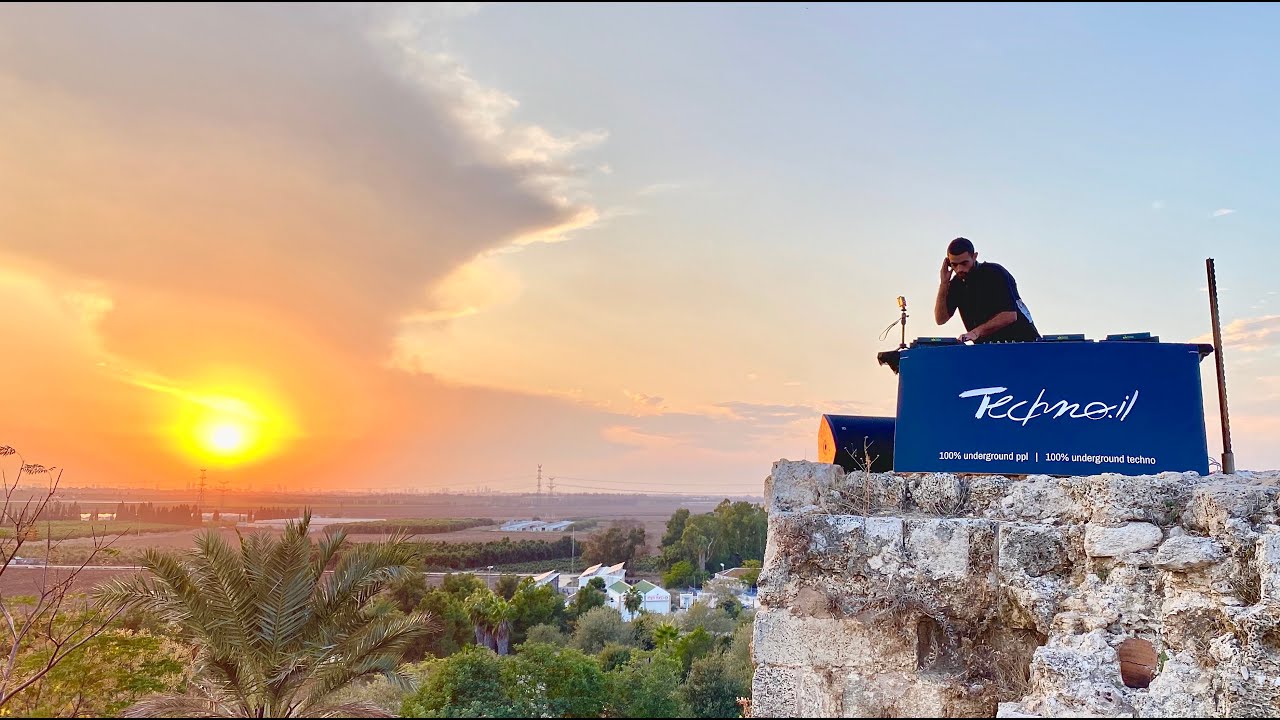 Ben Lipshitz at Qaqun Fortress in Israel, for Techno.il