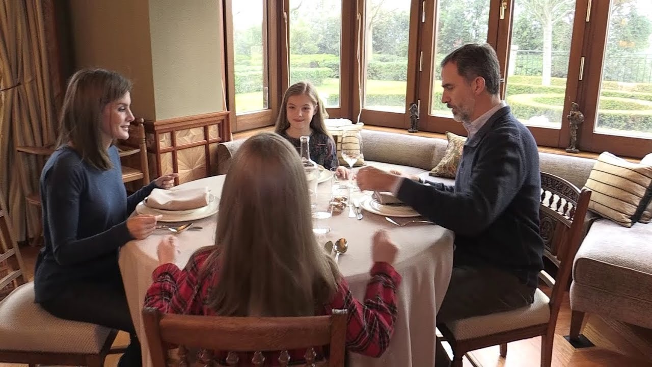 Imágenes inéditas de la Familia Real con motivo del 50 cumpleaños del rey Felipe VI