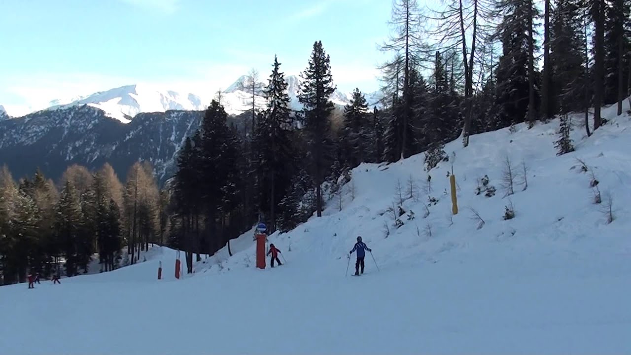 Vigo-di-Fassa, blue alpine skiing track 27.12.2012