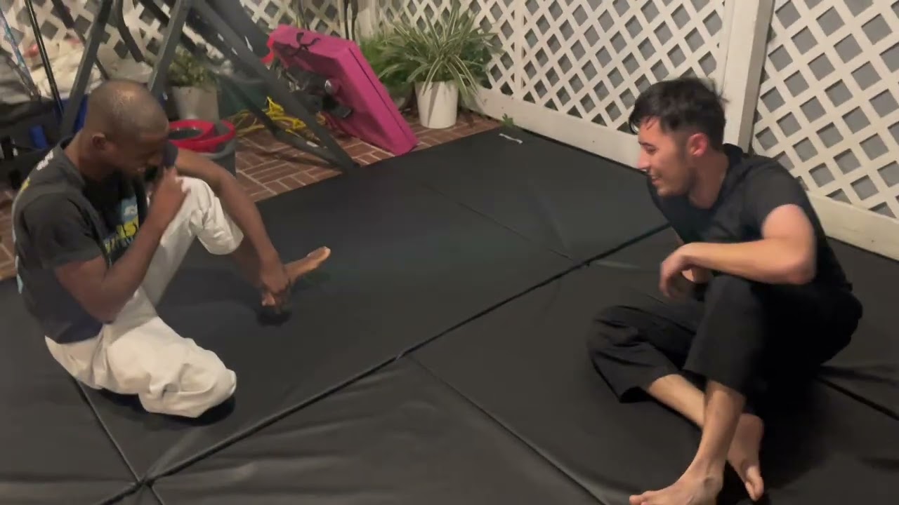 Jiu Jitsu No Gi.  Aula em minha casa. #jiujitsu #bjj #jesusloveyou 