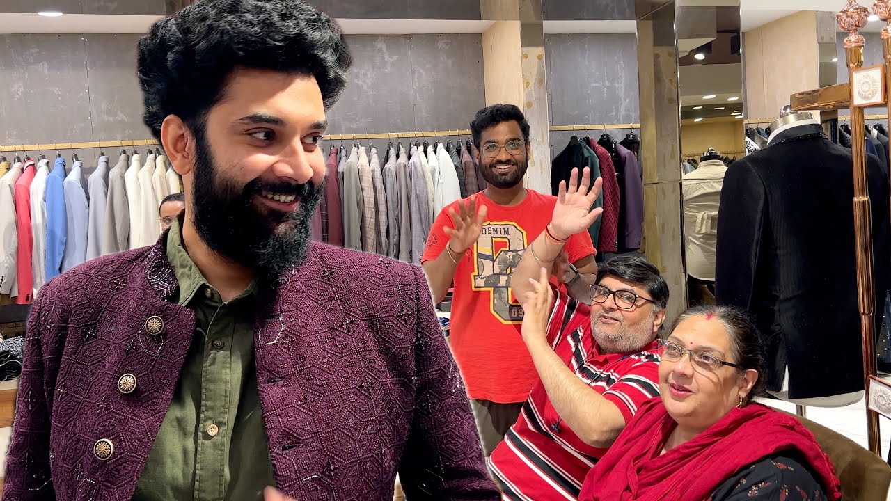 SHAADI KI SHOPPING & OUTFITS REVEALED !! #veggiepaaji @Travelling Paaji