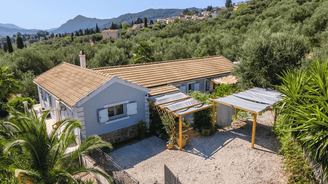 Countryside Comfort | Plumbago House, Giannades – 310,000€