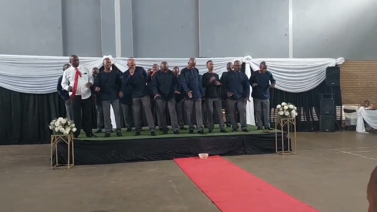 JTG Gospel Choir - Ho Lefifi (Feat. Thembisile Katshwa), live in Sebokeng