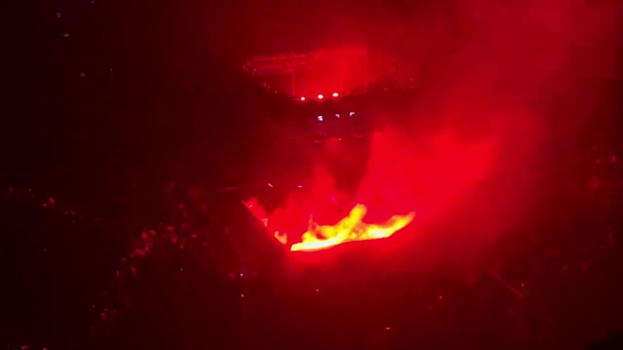 Nine Inch Nails - As Alive As You Need Me To Be