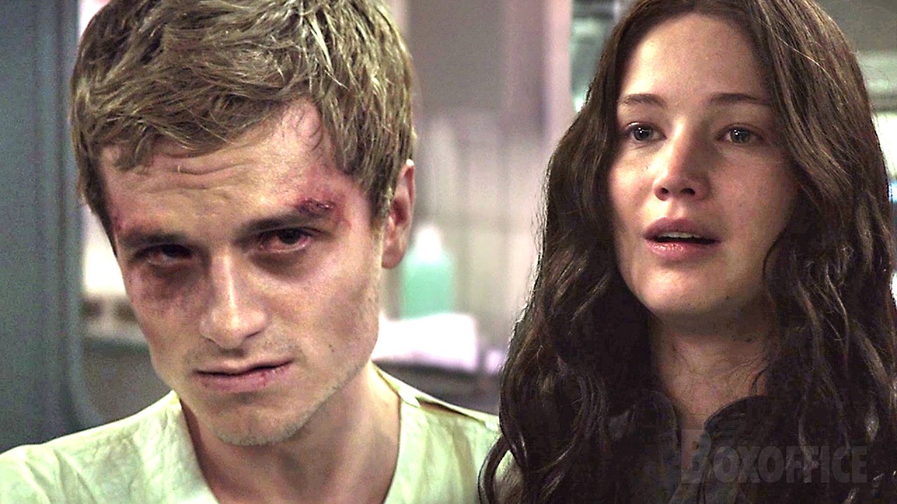 Katniss is reunited with Peeta (This scene destroyed a generation) | The Hunger Games 3 | CLIP