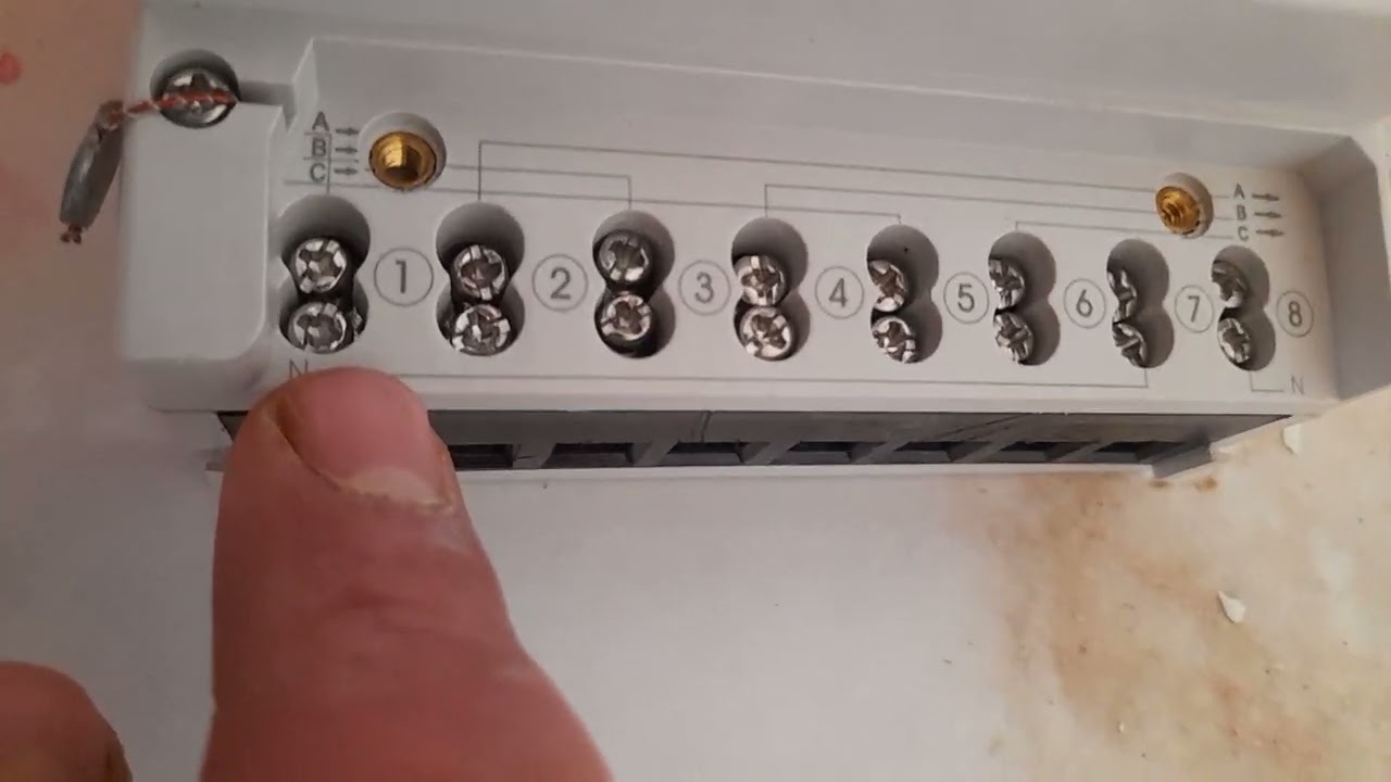 نصائح في تركيب أسلاك الكهرباء من العداد الى الديجونكتور380voltو شرح العداد بريفي 380volt