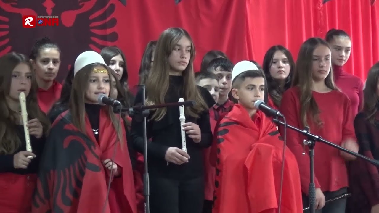 Manifestim Qendror per festen e 28 Nentorit ne sh.f.k. ''Dervish Cara''
