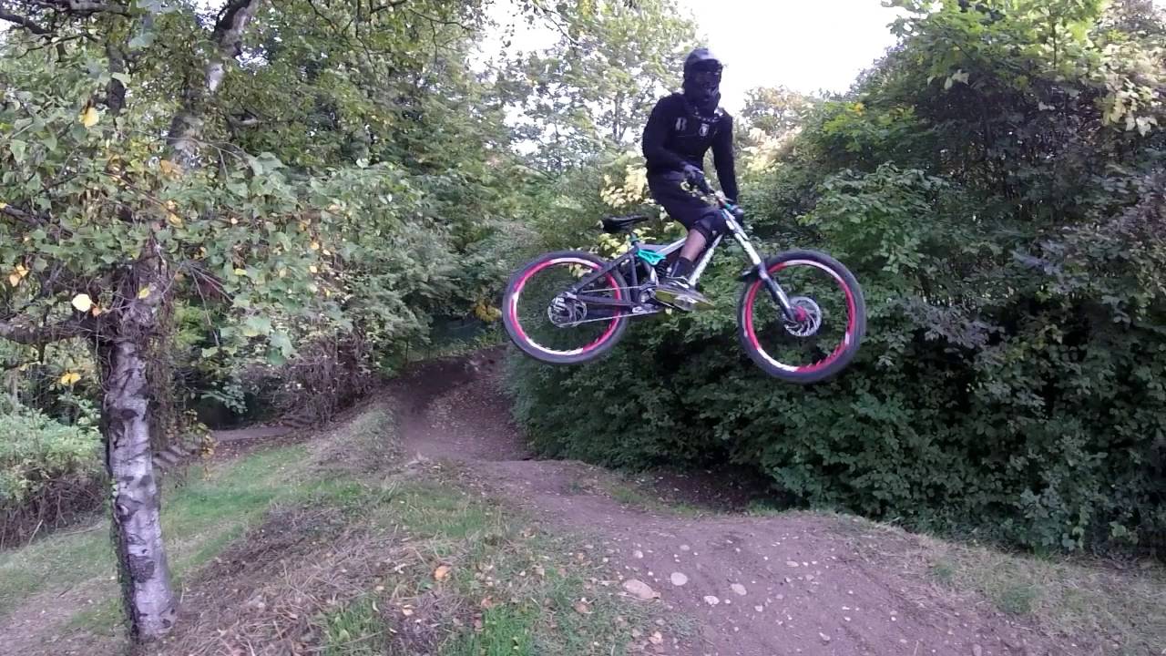 Dh piste/sarra/irigny