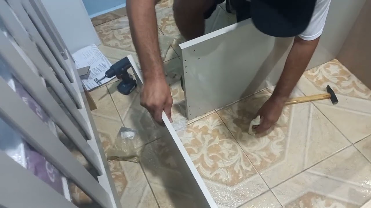 Parte 1 da montagem da cômoda gaveteira Theo/Classic.