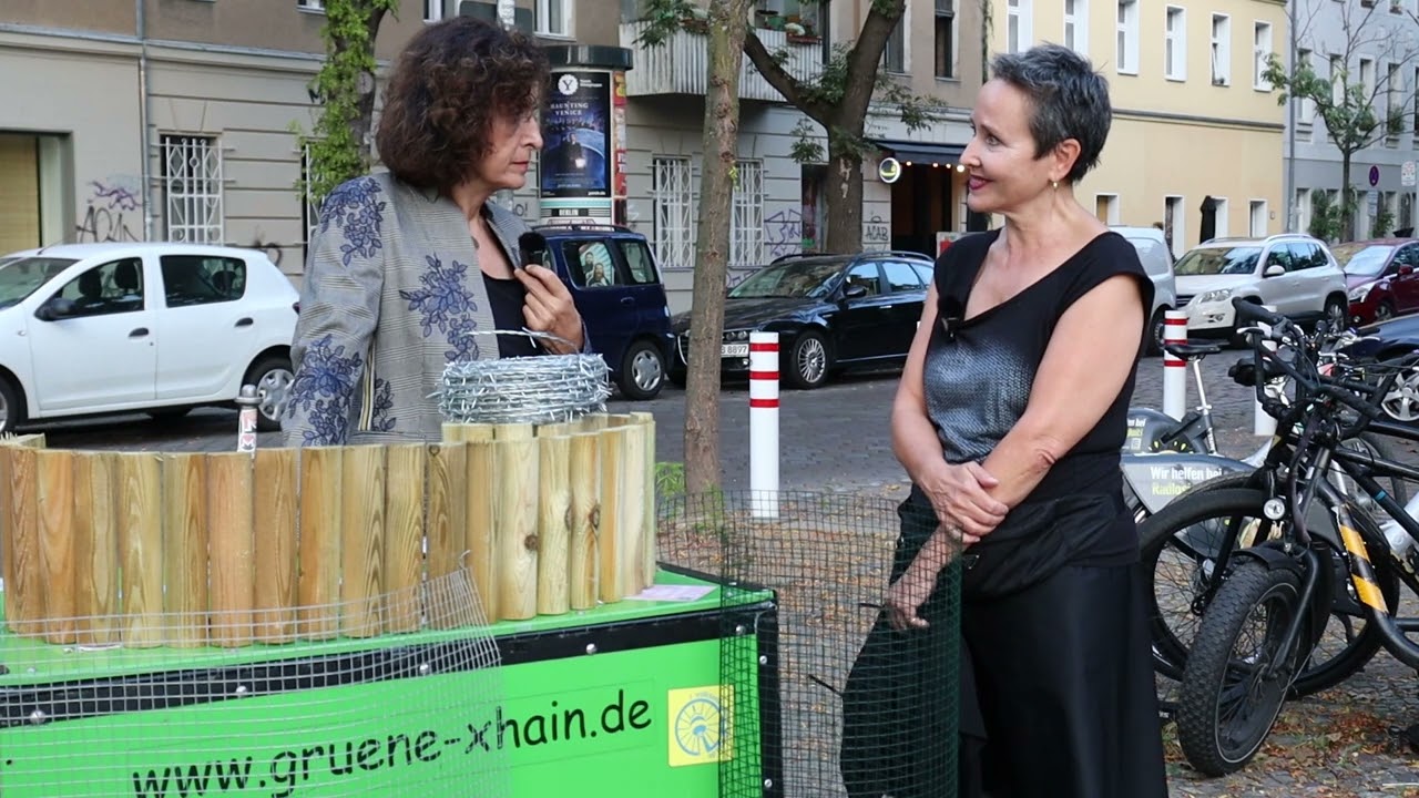 Zaungespr&auml;ch von Canan Bayram MdB mit Prof. Dr. Rahel Jaeggi (VOLLE L&Auml;NGE)