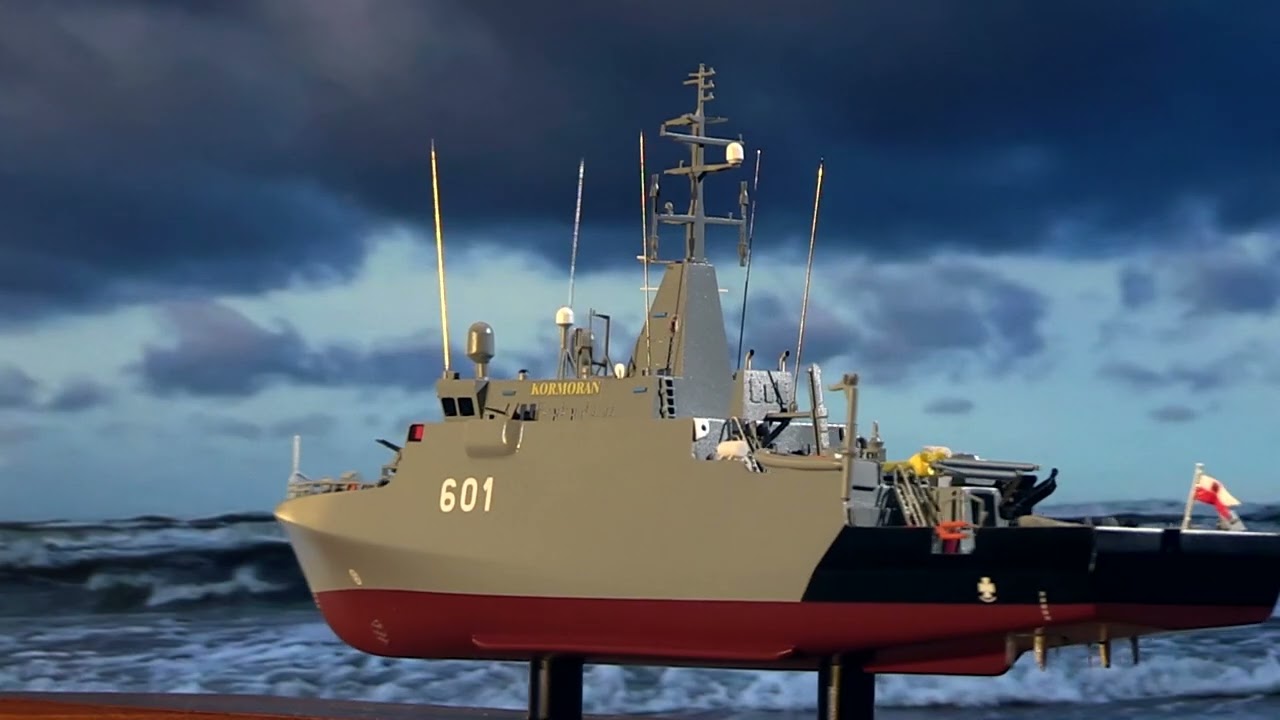 ORP KORMORAN model w skali 1:300.