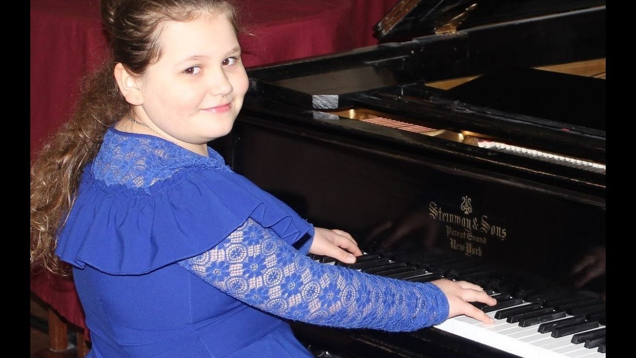 Романова Полина, 8 лет, первый год обучения, преподаватель Легкова Елена Анатольевна