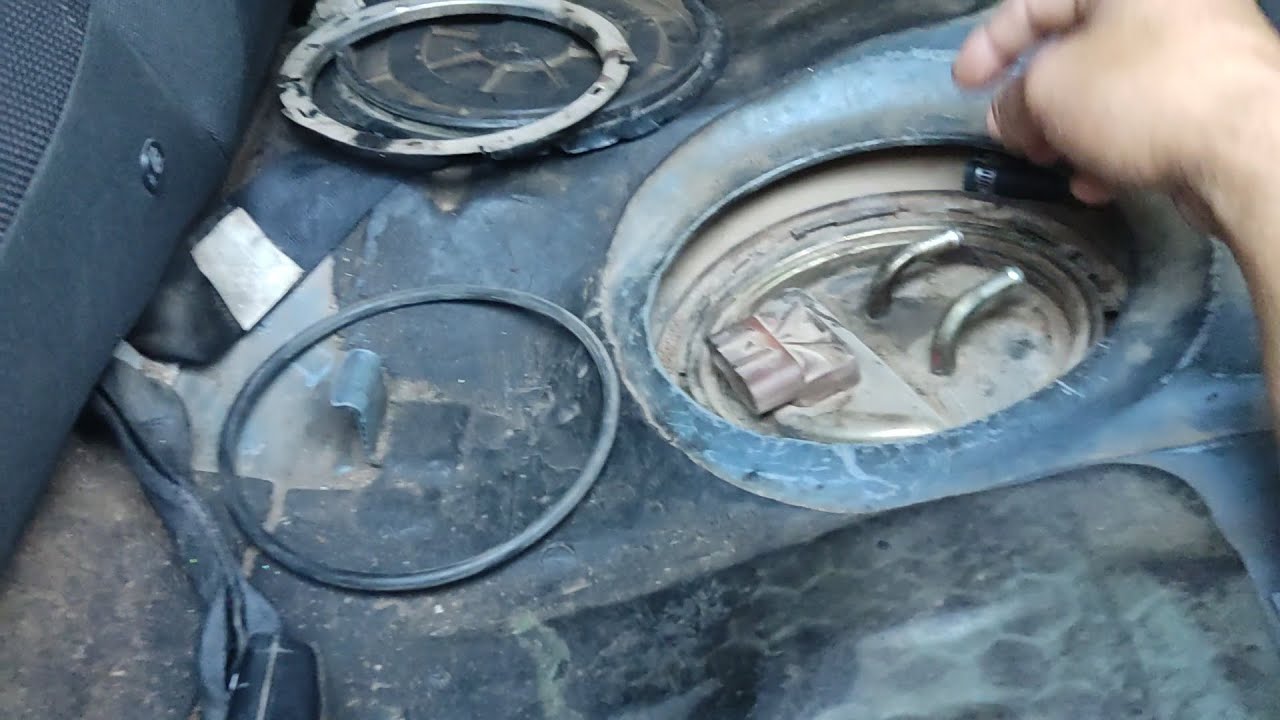 Como cambiar empaque o orin de tapa de gasolina Chevy / Opel / Corsa B