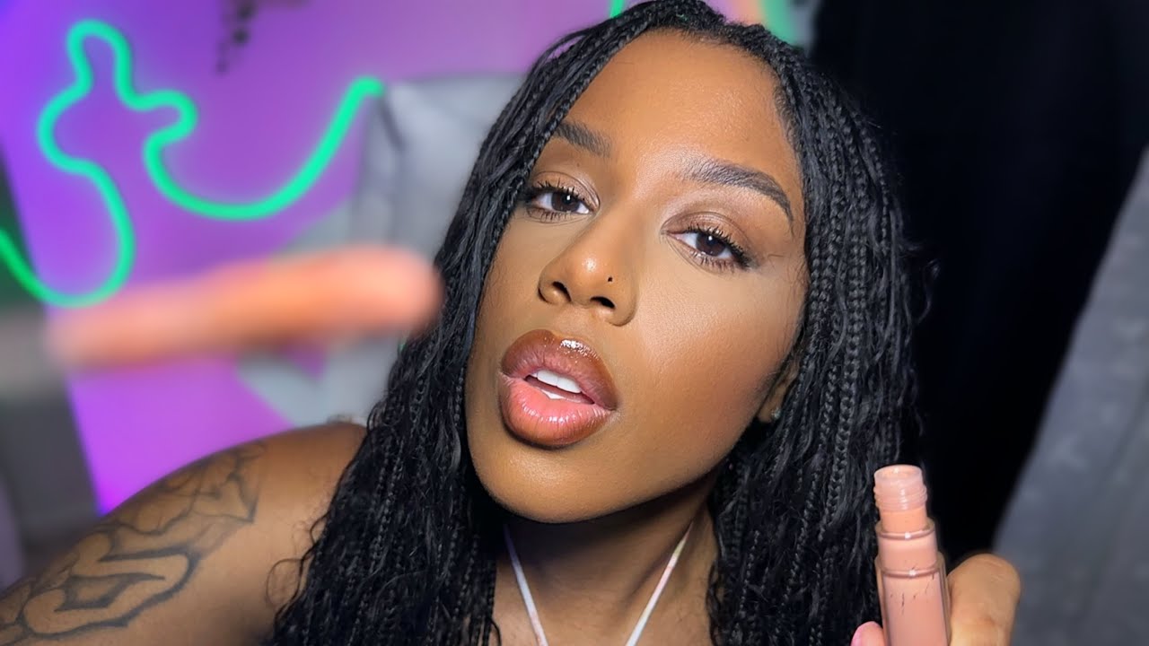 ASMR | Applying Lipgloss On You (Mouth Sounds)