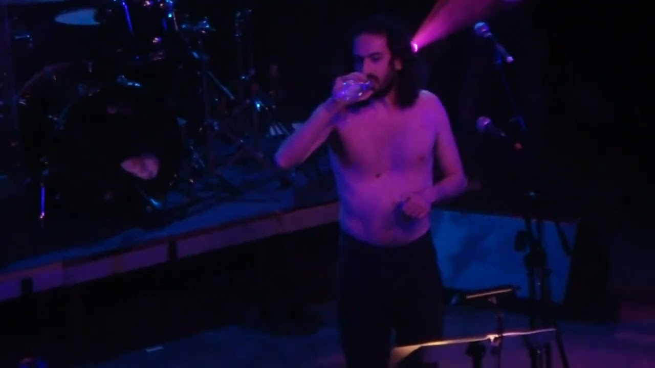 Κόρε Ύδρο live στο 