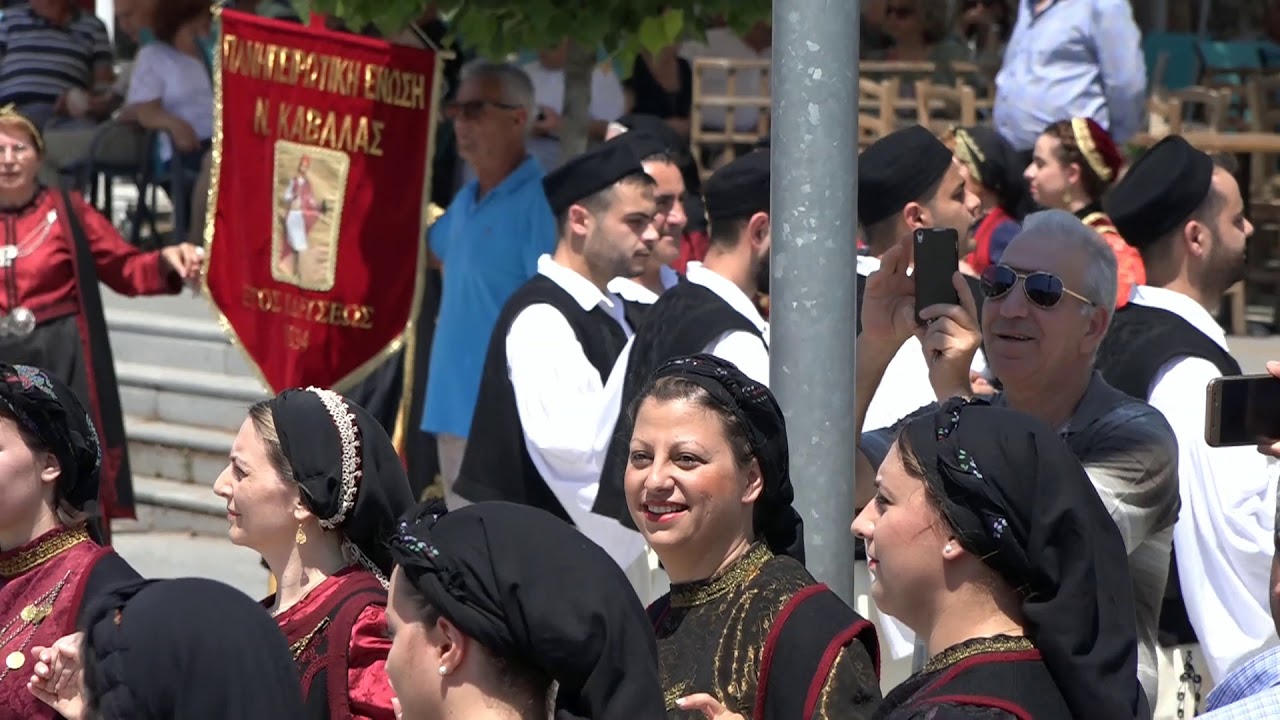 ΧΟΡΕΥΤΙΚΗ ΕΜΦΑΝΙΣΗ ΗΠΕΙΡΩΤΙΚΩΝ ΣΥΛΛΟΓΩΝ ΣΤΗΝ ΚΕΝΤΡΙΚΗ ΠΛΑΤΕΙΑ ΟΡΕΣΤΙΑΔΑΣ