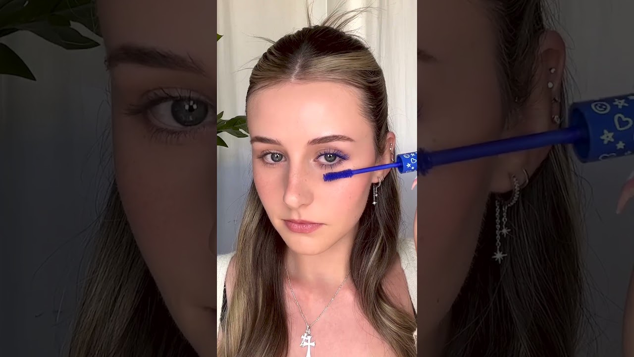Trying blue mascara 💙🦋🐬