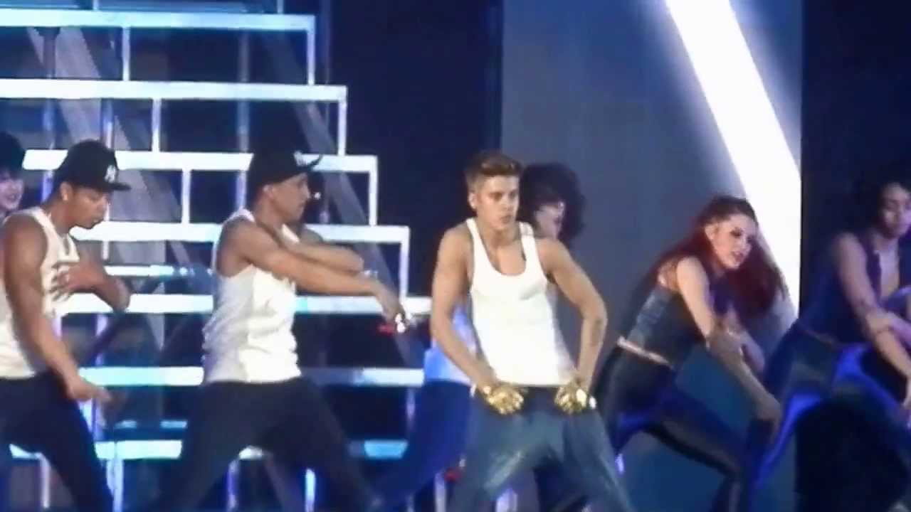 Justin Bieber - Boyfriend + justin getting emotional at the end (sportpaleis Antwerp)