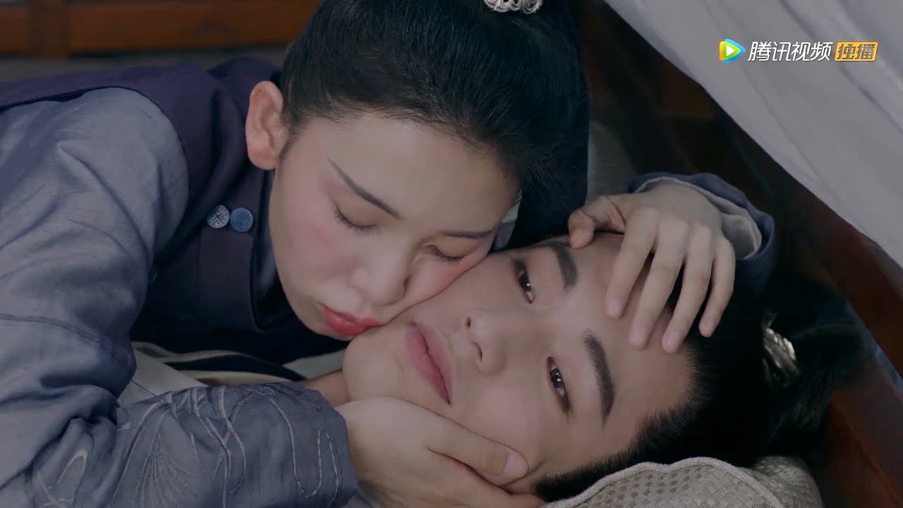 Maiden Holmes 少女大人 EP5：Su Qi's drunk and pushes the prince down，sleeps on him for the whole night!