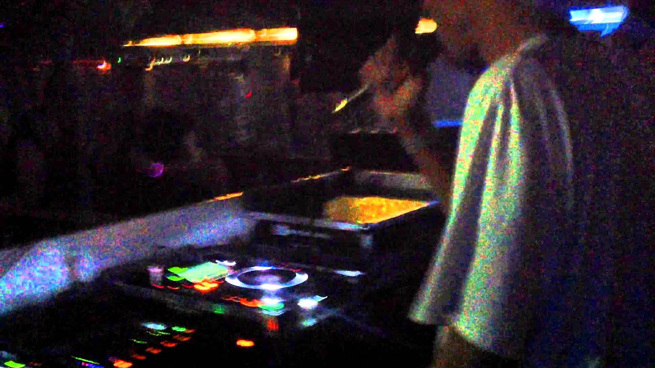 Erique - Dial ...aka .. E-Raze live PA (Jack the groove)