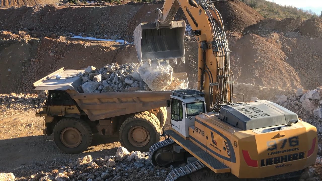 Liebherr 976 Excavator And Caterpillar 992G Wheel Loader Loading Dumpers - Sotiriadis/Labrianidis