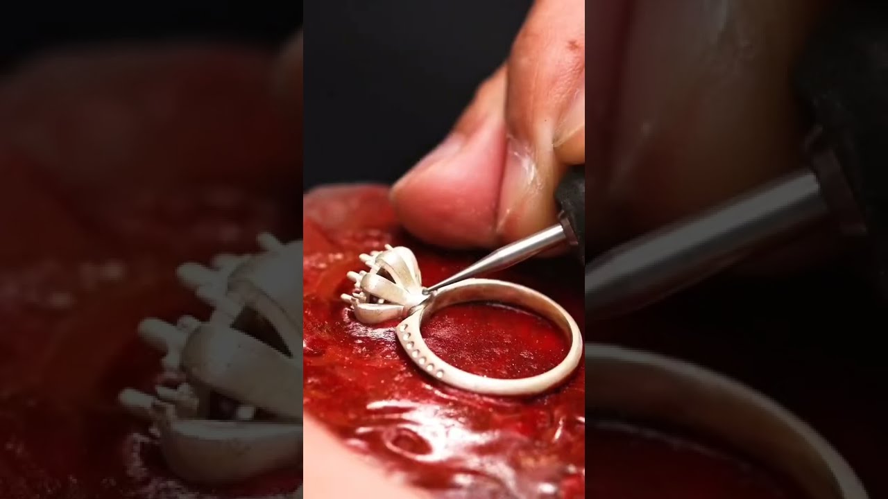 Making a flower ring， Like a bouquet of roses in the bride's hands#jewelry #rings #jewelrymaking