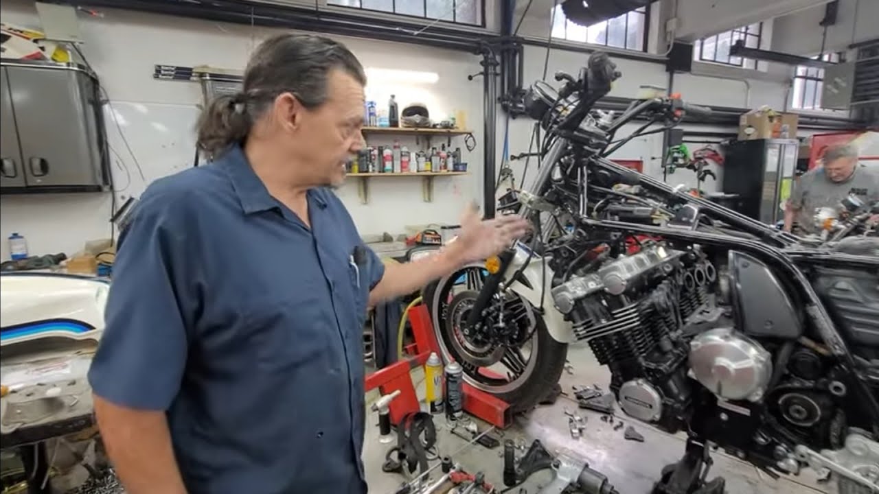 HOW TO: HONDA CBX1100 6 CYLINDER CARB CLEAN BY THE MANIC MECHANIC
