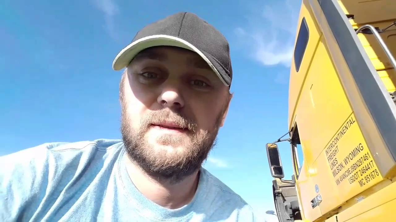 Volvo D13 blow by oil separator cleaning/чистка масляной центрифуги на Вольво Д13