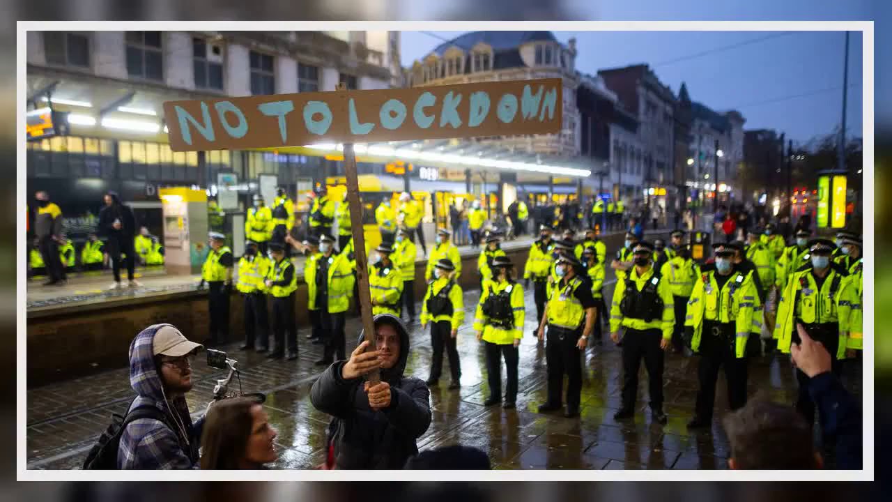 Police issue new warning over lockdown protests - 'we're not going to sit back'