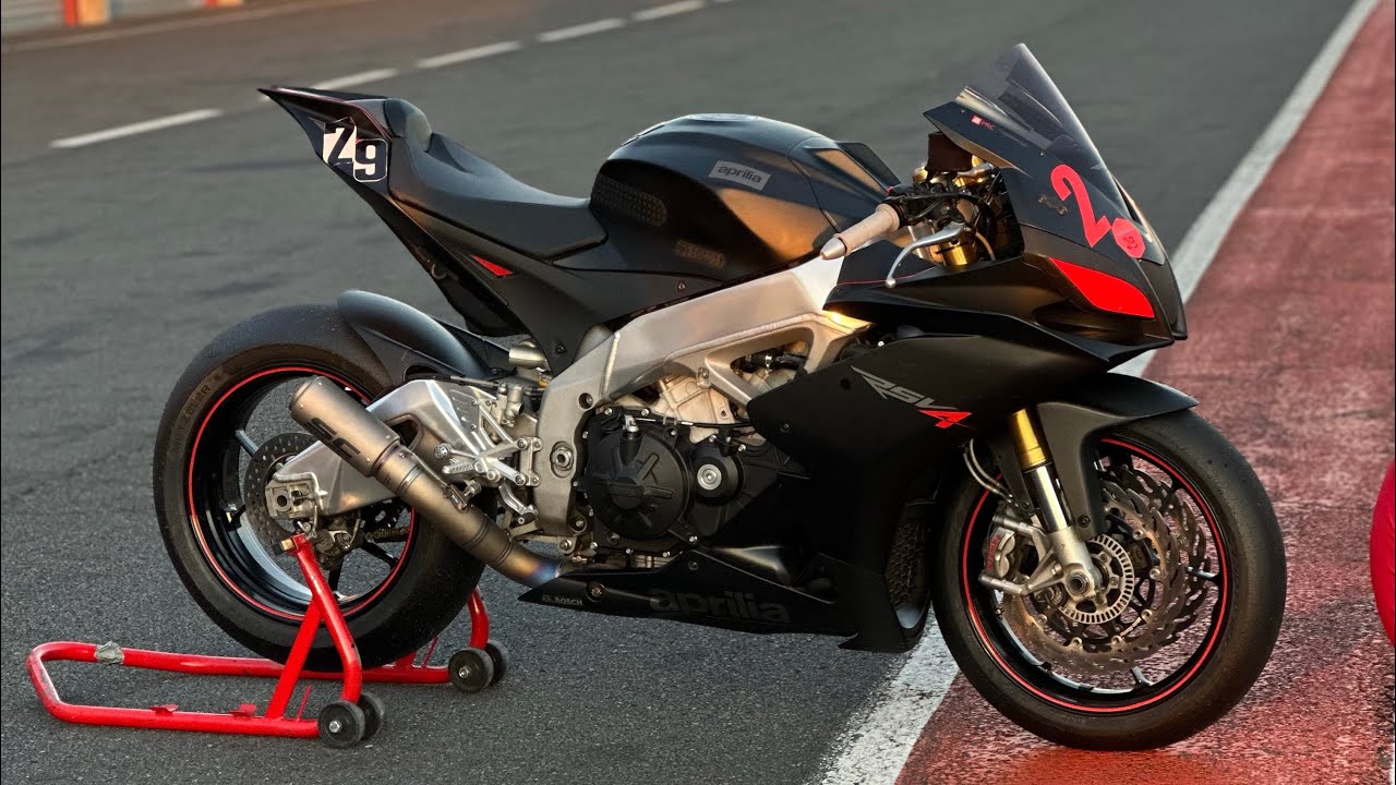 Aprilia RSV4 with Sc Project