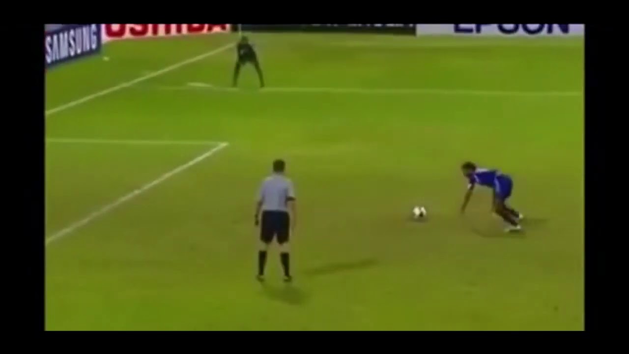 Top 10 Worst Penalty Kicks Fail