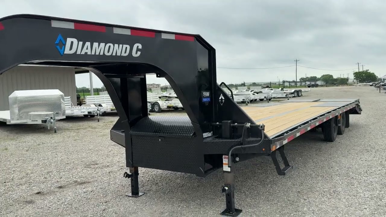Superbad Diamond C FMAX 210 Super Single 30ft Flatbed Gooseneck Trailer