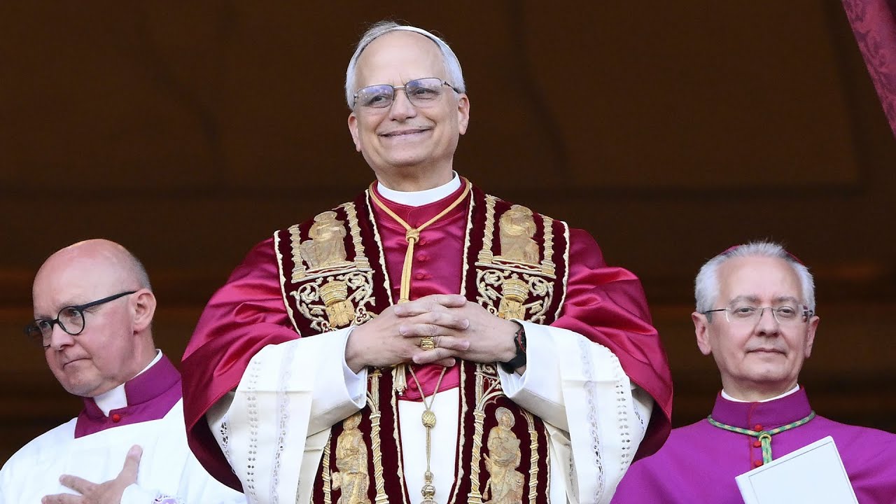 León XIV, el nuevo papa: Primeras palabras y saludo a los fieles desde El Vaticano