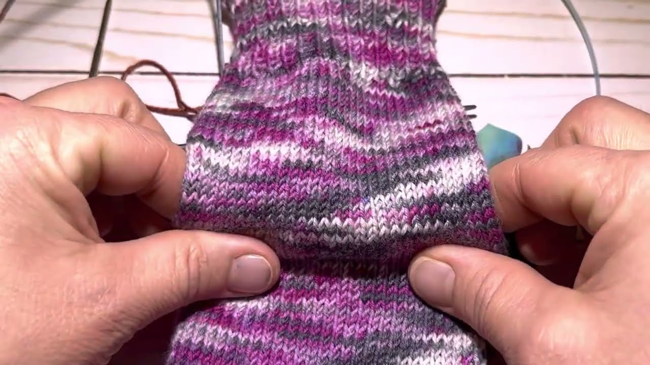 Knitting // How to knit a Mock Short Row heel on a toe up sock.