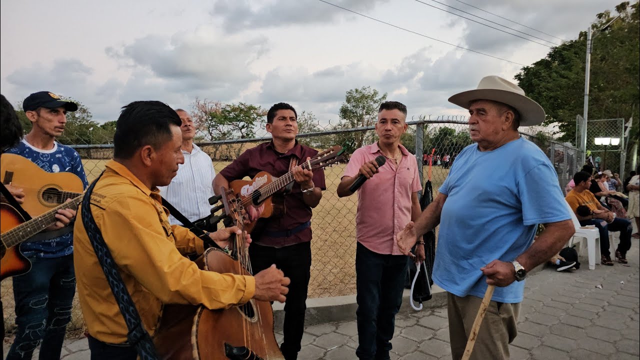 SE&Ntilde;OR SE UNI&Oacute; A CANTAR JUNTO ALOS MUSICOS😱 PURO VICENTE FERNANDEZ (LA MISMA)
