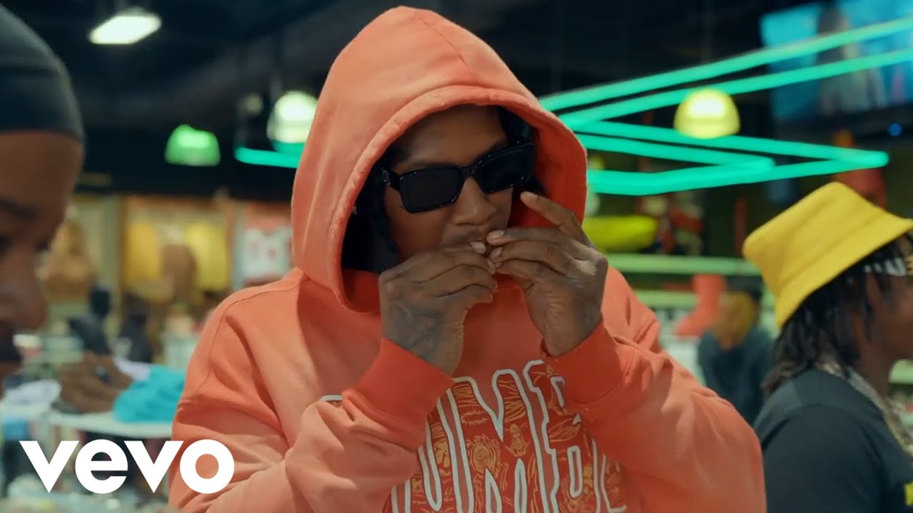 Moneybagg Yo ft. BigWalkDog - Bad Decision [Music Video]
