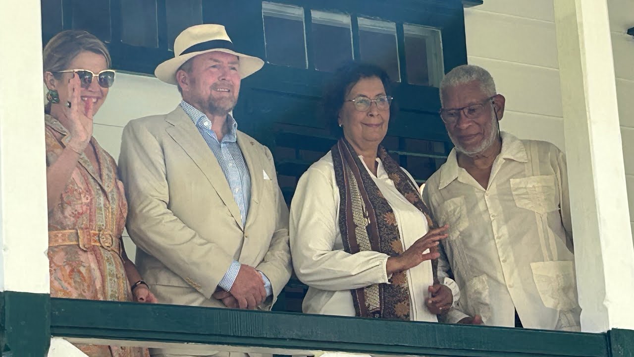Koning Willem-Alexander in Frederiksdorp (staatsbezoek Suriname) 🇸🇷