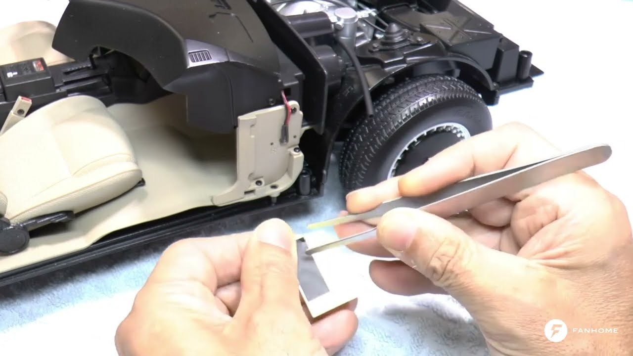 Build your own K.I.T.T. | Assembly stage 110