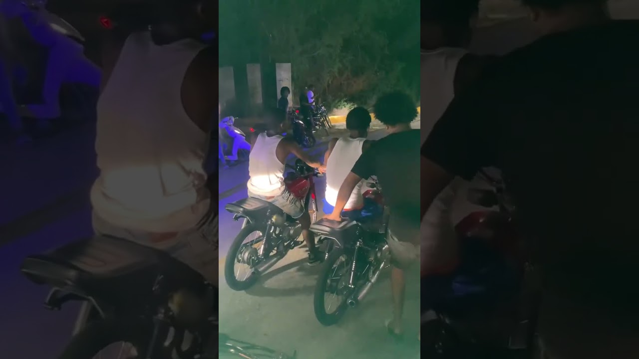 UN POCO DE ACCI&Oacute;N  AX100 A REGLA PILOTOS OTI&Ntilde;O 🆚️ EL MOCHO