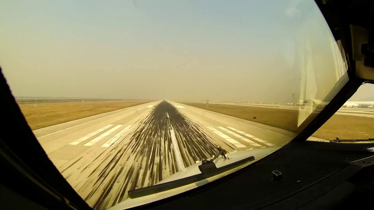 Landing in Shenzhen Baoan Airport (Fast Forward)