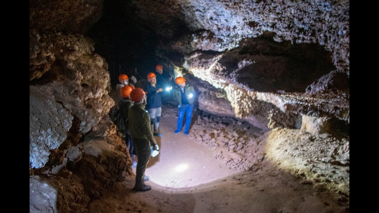 S'adapta per a visites la Cova de Mura, al Parc Natural de Sant Llorenç del Munt i l'Obac