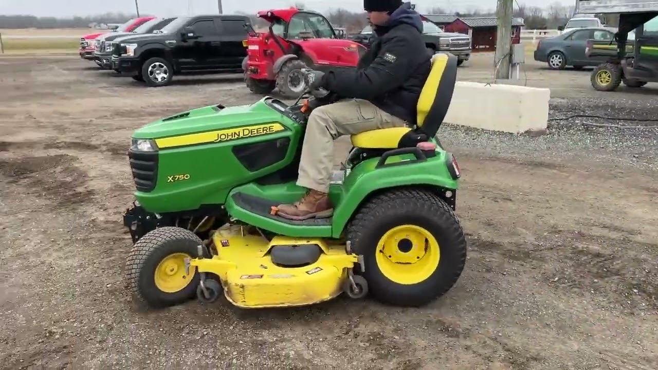2013 JOHN DEERE X750 For Sale