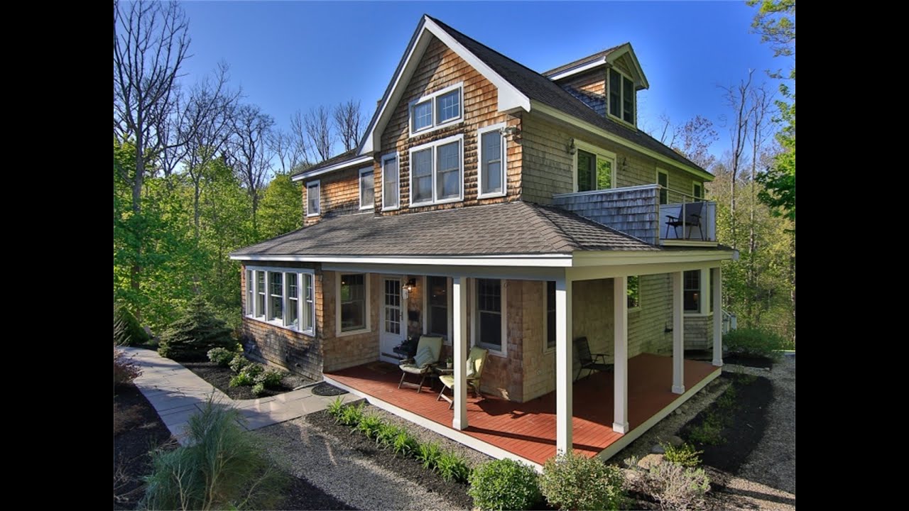 Quintessential New England Colonial in Gloucester, Massachusetts