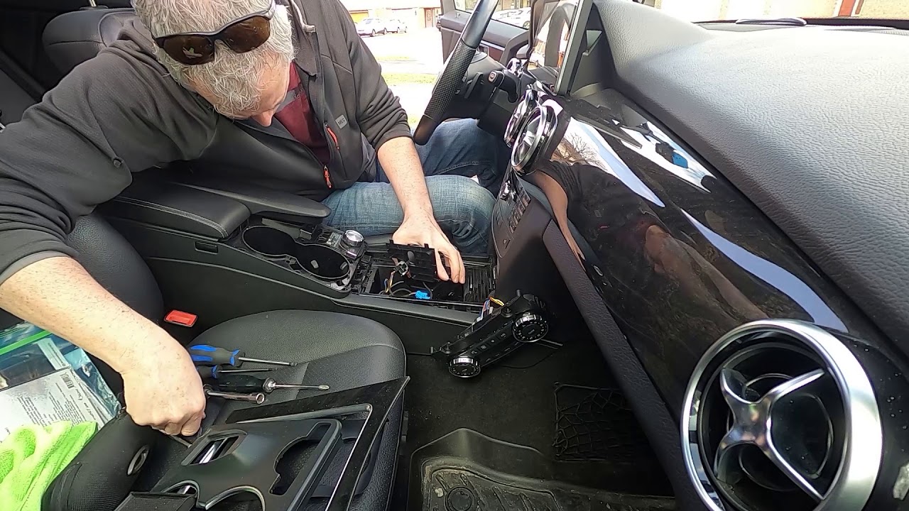 GLK350 Centre Console Removal (2013-2015)