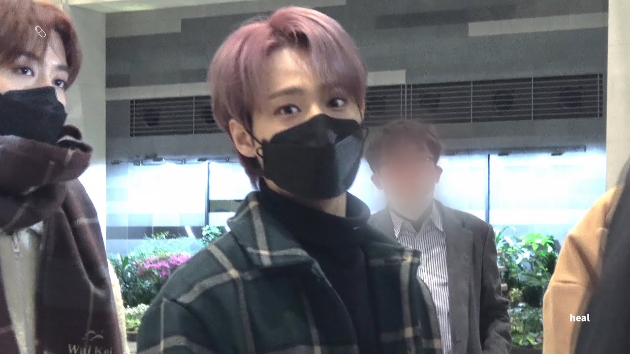 200131 원어스 환웅 김포공항 출국 직캠 ONEUS HWANWOONG GMP fancam