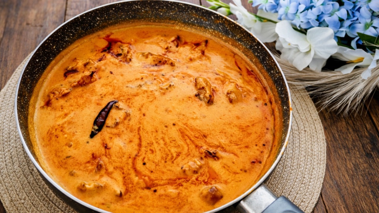 मज़ेदार Kadhi Pakoda Recipe | Ungliyan Chaatne Wali Kadhi 😋 Pakoda Kadhi Recipe Punjabi Kadhi Recipe