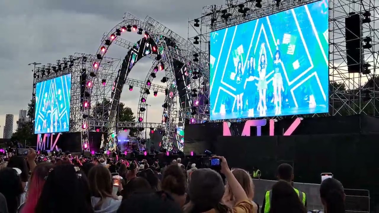 Red Velvet - Bad Boy @ MIK Festival London