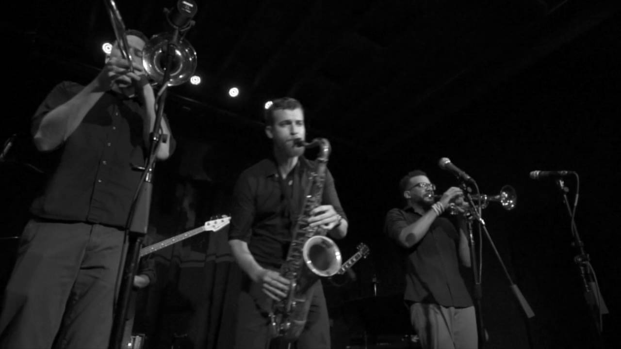 Huntertones - 