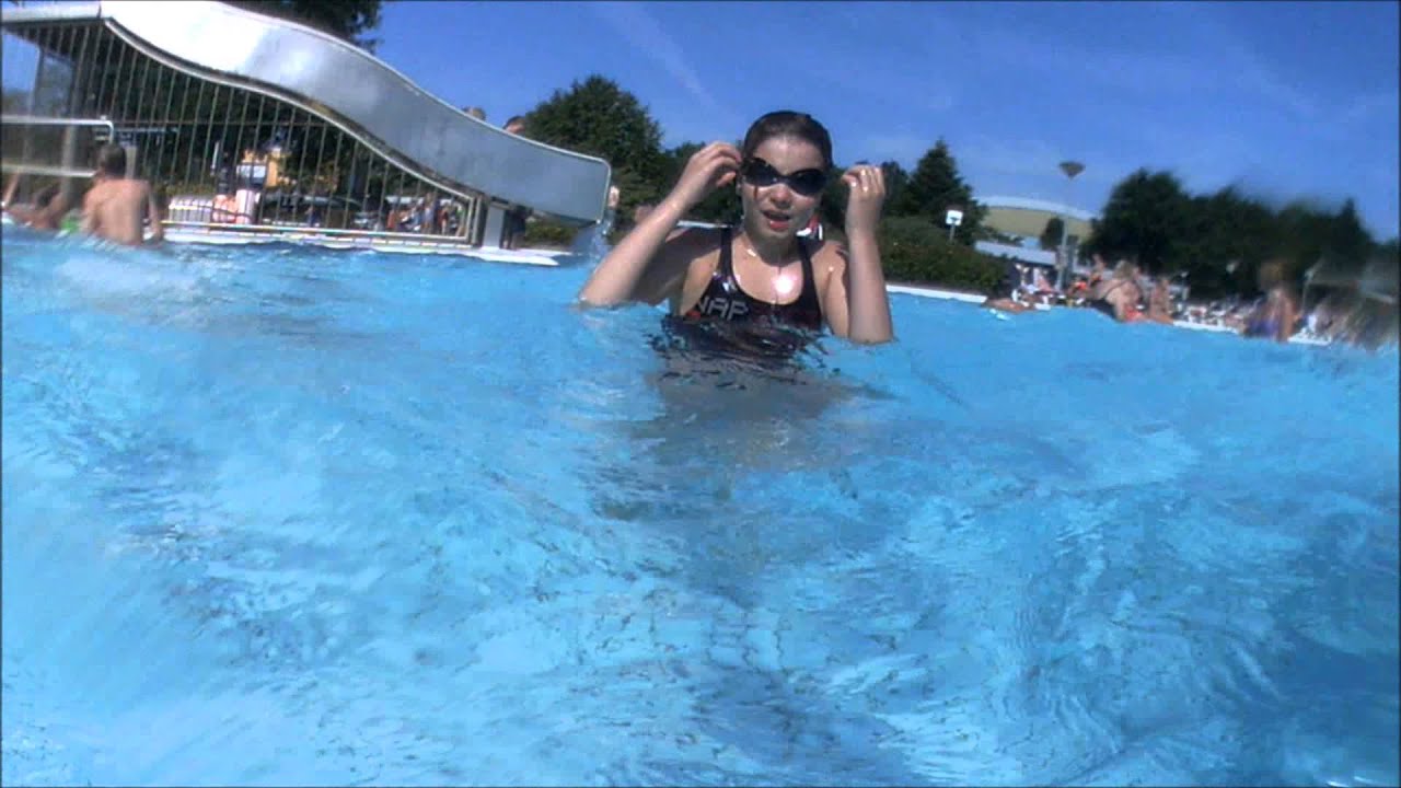 Heißer Tag im Freibad